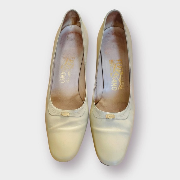 60s Ferragamo Cream Heels - Picture 6 of 8